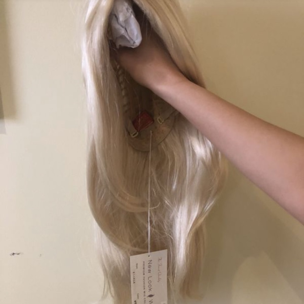 Long Synthetic Blonde Wig! Brand new, never used.